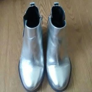 Lilly Edelman Silver Ankle Boots